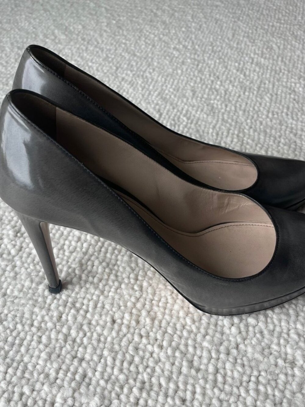 Prada Pump in Smokey Gray - Picture 5 of 7